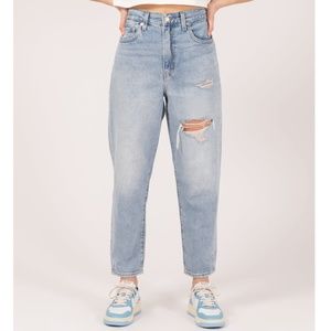 Levi’s High Loose Taper Ripped Jeans size 29
